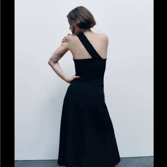 ZARA ASYMMETRIC TOP - Picture 8 of 9